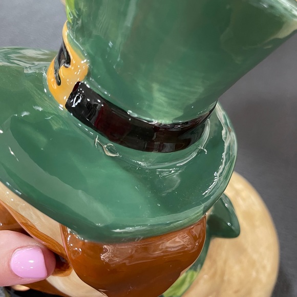 St. Patrick’s Day Irish Pug with Pot of Gold Ceramic Decor NWT - Picture 6 of 6